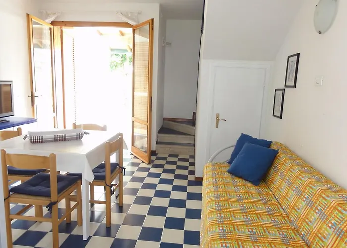 Charming Two-storey Βίλα Μπιμπιόνε